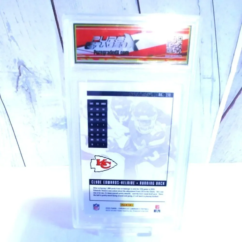 Clyde Edwards-Helaire #218 Pink PGX 9